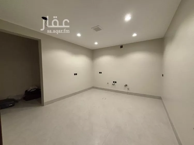 فيلا للبيع في شارع خلف الأحمر, حي المهدية, مدينة الرياض, منطقة الرياض 19