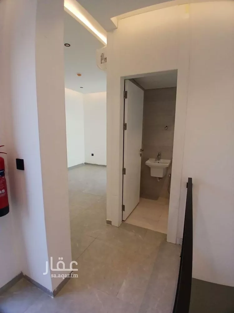 فيلا للإيجار في شارع عبدالله بن حبان, حي الرمال, مدينة الرياض, منطقة الرياض صورة 5