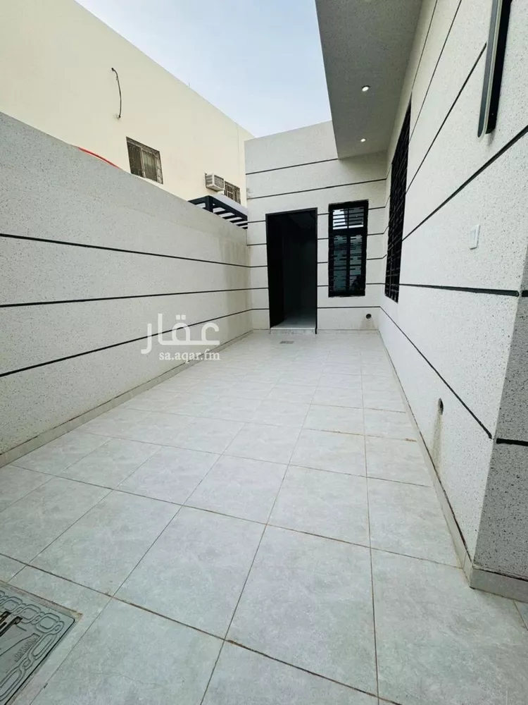 دور للبيع في شارع معبد بن ابي طالب, حي الصقورية, مدينة المزاحمية, منطقة الرياض 14