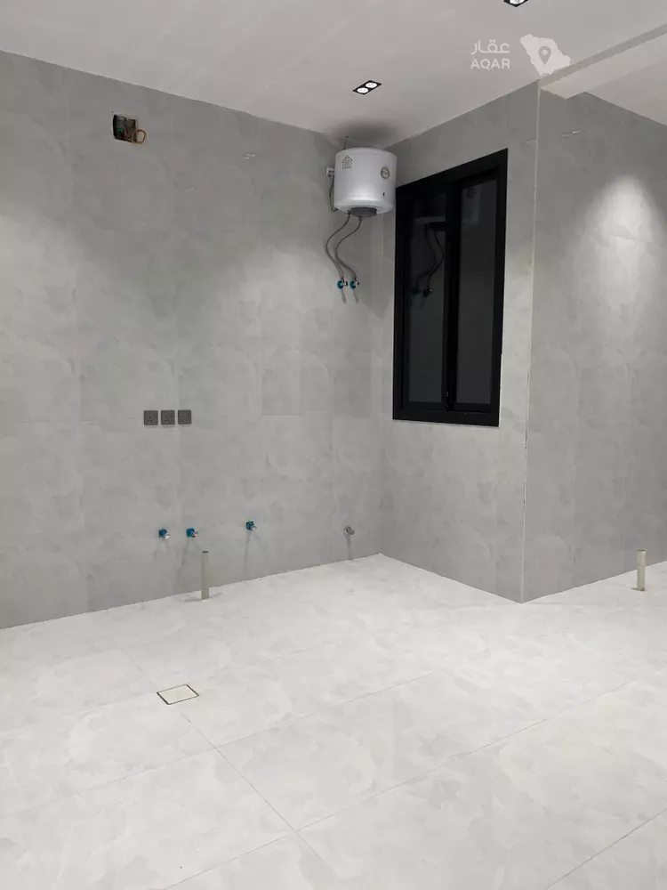 Floor for Sale in Riyadh An Nadhim 8