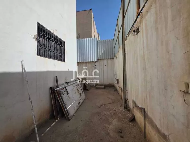 فيلا للبيع في شارع عبدالعزيز ابن قدير, حي العيون, مدينة المدينة المنورة, منطقة المدينة المنورة صورة 2