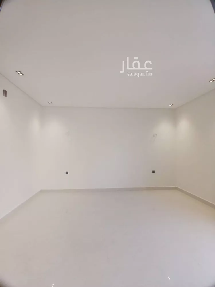 دور للبيع في شارع محمد بن عكرمة, حي طويق, مدينة الرياض, منطقة الرياض صورة 3