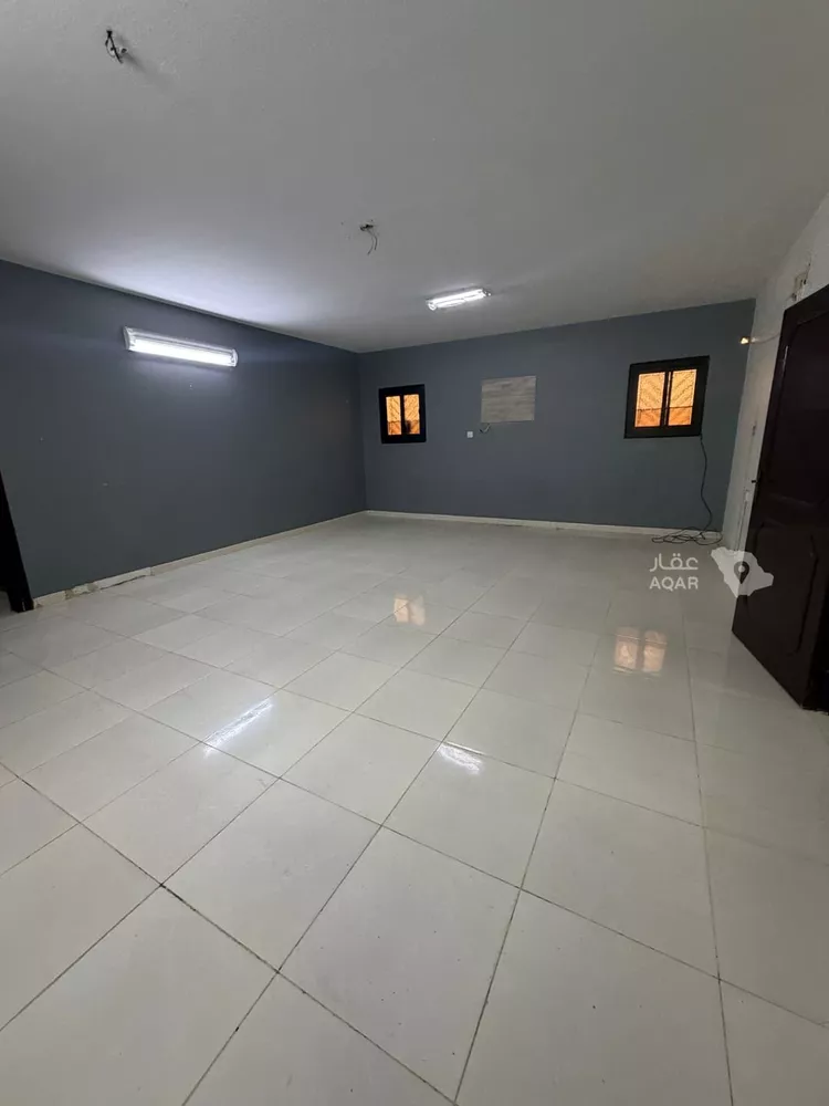 Floor for Rent in Riyadh Al Uraija Al Gharbiyah