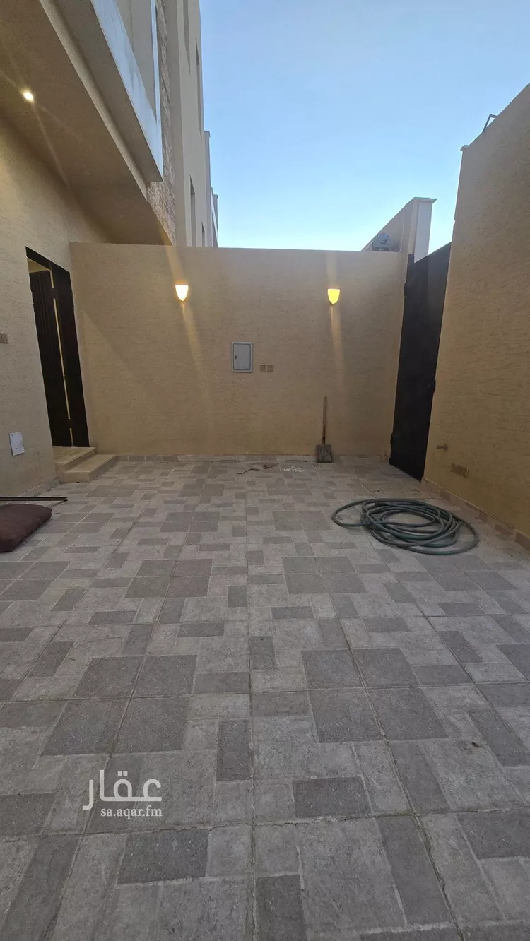 دور للبيع في شارع رفاعة الطهطاوي, حي العريجاء الغربي, مدينة الرياض, منطقة الرياض صورة 2