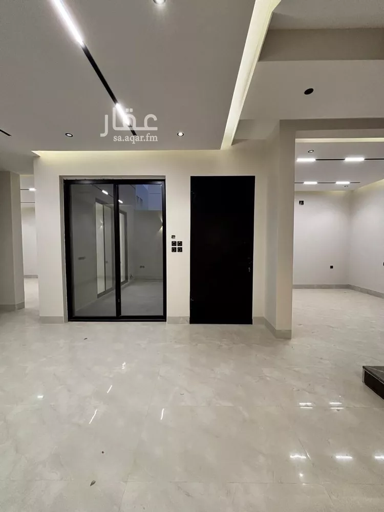 فيلا للبيع في شارع السيل الكبير, حي المهدية, مدينة الرياض, منطقة الرياض صورة 2