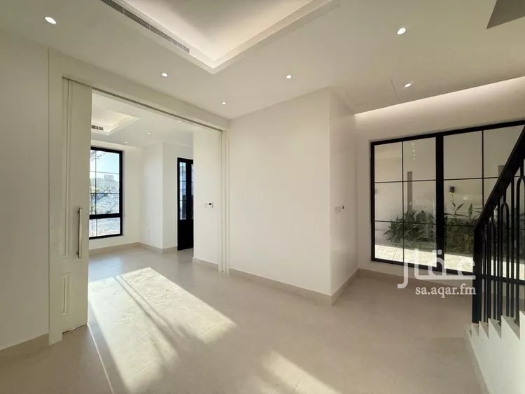 فيلا للبيع في شارع السيل الكبير, حي المهدية, مدينة الرياض, منطقة الرياض صورة 5