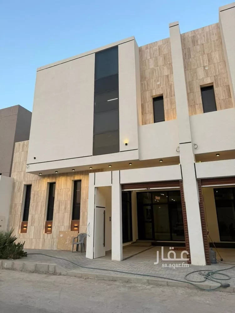 فيلا للبيع في شارع أحمد بن الحسن الأنصاري, حي المهدية, مدينة الرياض, منطقة الرياض صورة 3