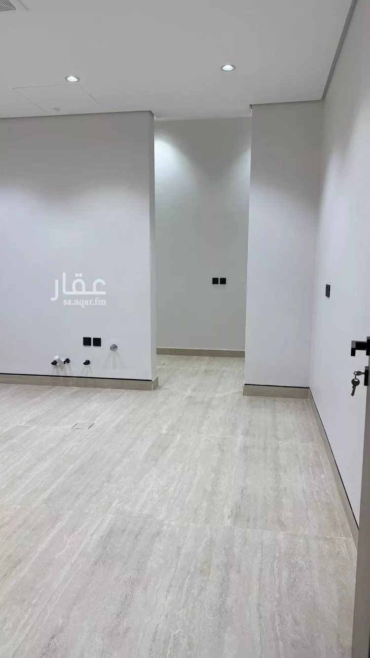 فيلا للبيع في شارع فؤاد محمد عمر توفيق, حي المهدية, مدينة الرياض, منطقة الرياض صورة 4