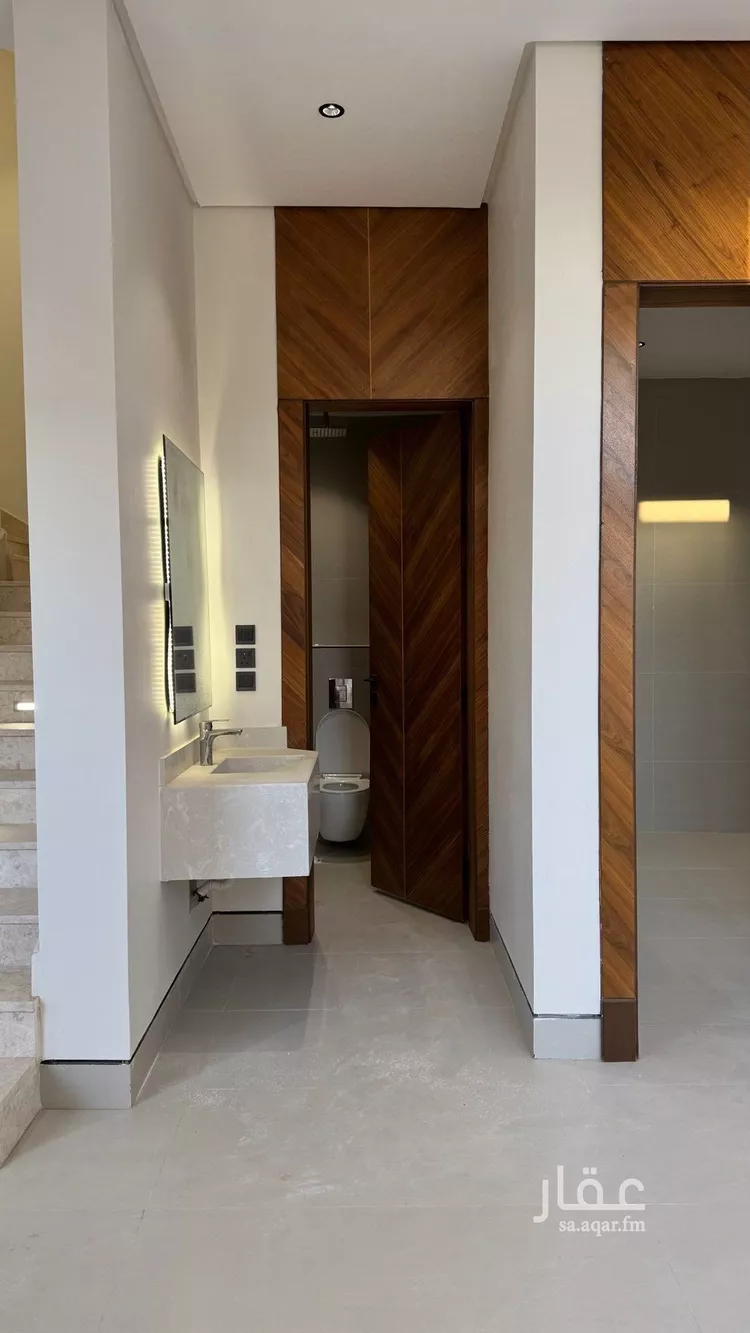 فيلا للبيع في شارع السيل الكبير, حي المهدية, مدينة الرياض, منطقة الرياض صورة 2