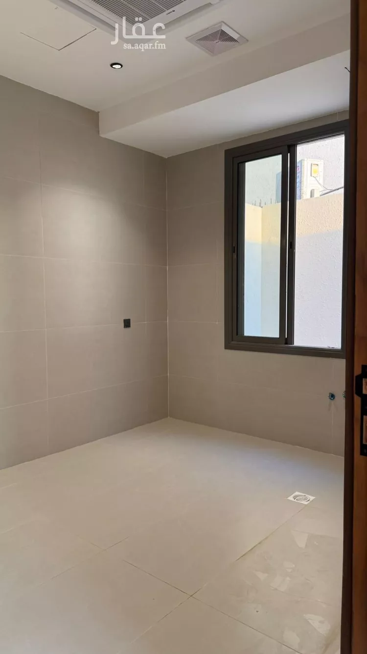 فيلا للبيع في شارع قطب الدين بن السلطان, حي المهدية, مدينة الرياض, منطقة الرياض صورة 2