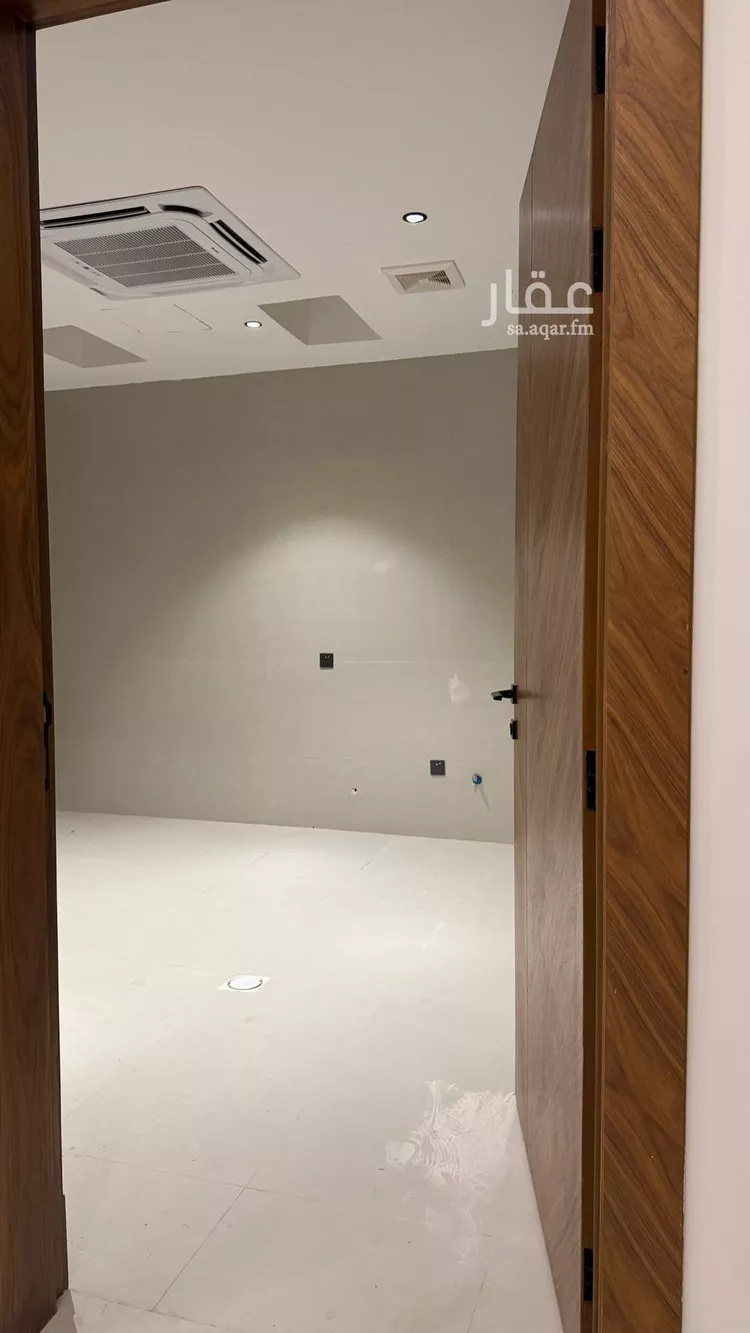 فيلا للبيع في شارع السيل الكبير, حي المهدية, مدينة الرياض, منطقة الرياض صورة 2