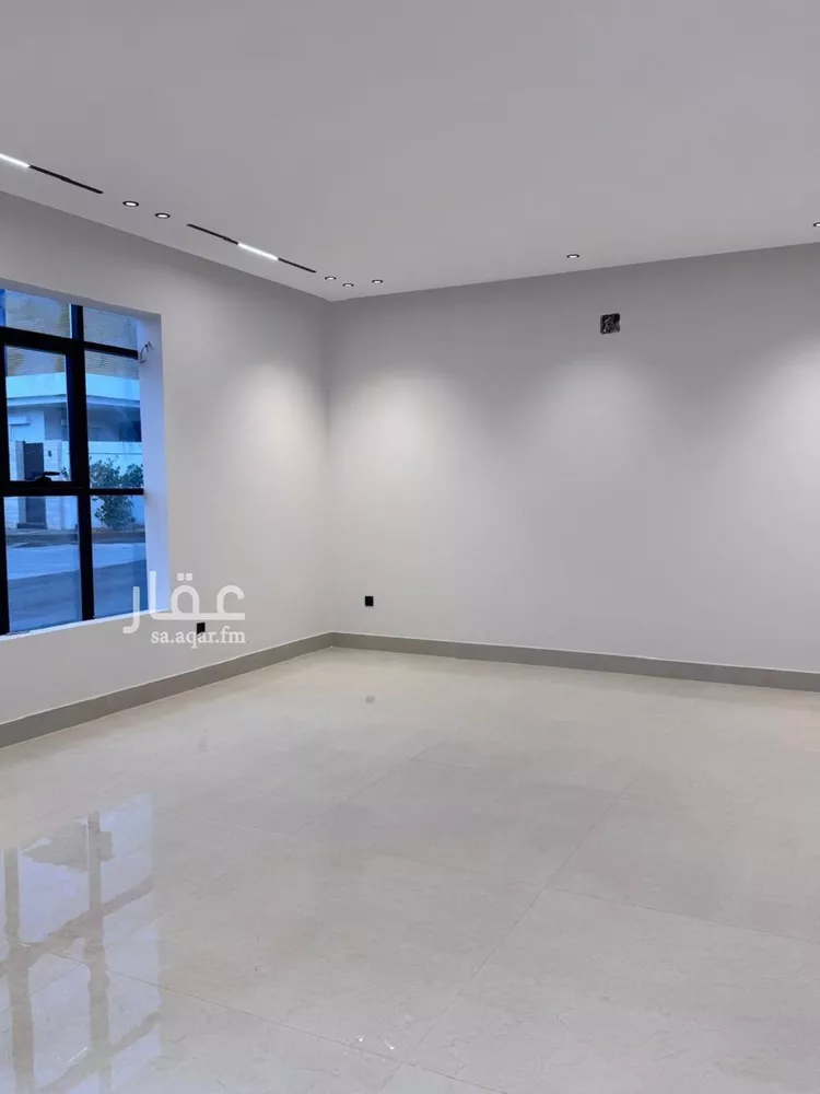 فيلا للبيع في شارع أنس الكناني, حي المهدية, مدينة الرياض, منطقة الرياض صورة 5