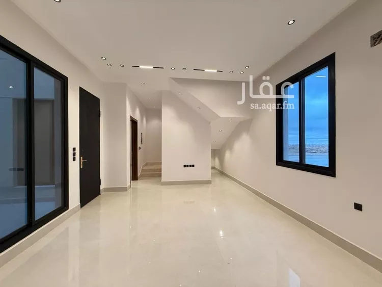 فيلا للبيع في شارع أبي الحسن الأسفرائيني, حي المهدية, مدينة الرياض, منطقة الرياض صورة 3