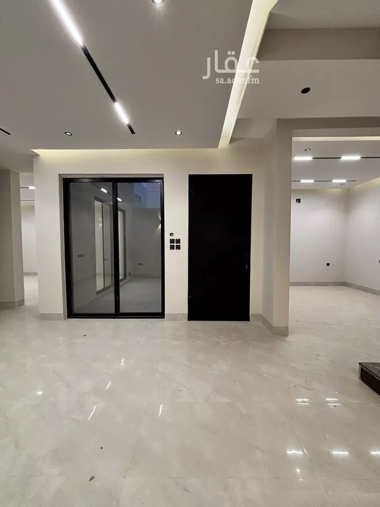 فيلا للبيع في شارع السيل الكبير, حي المهدية, مدينة الرياض, منطقة الرياض صورة 2