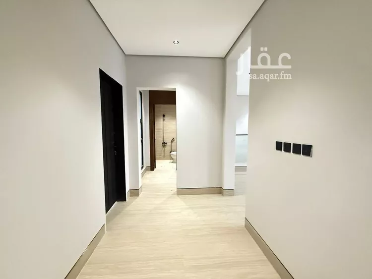 فيلا للبيع في شارع أحمد بن الحسن الأنصاري, حي المهدية, مدينة الرياض, منطقة الرياض صورة 4
