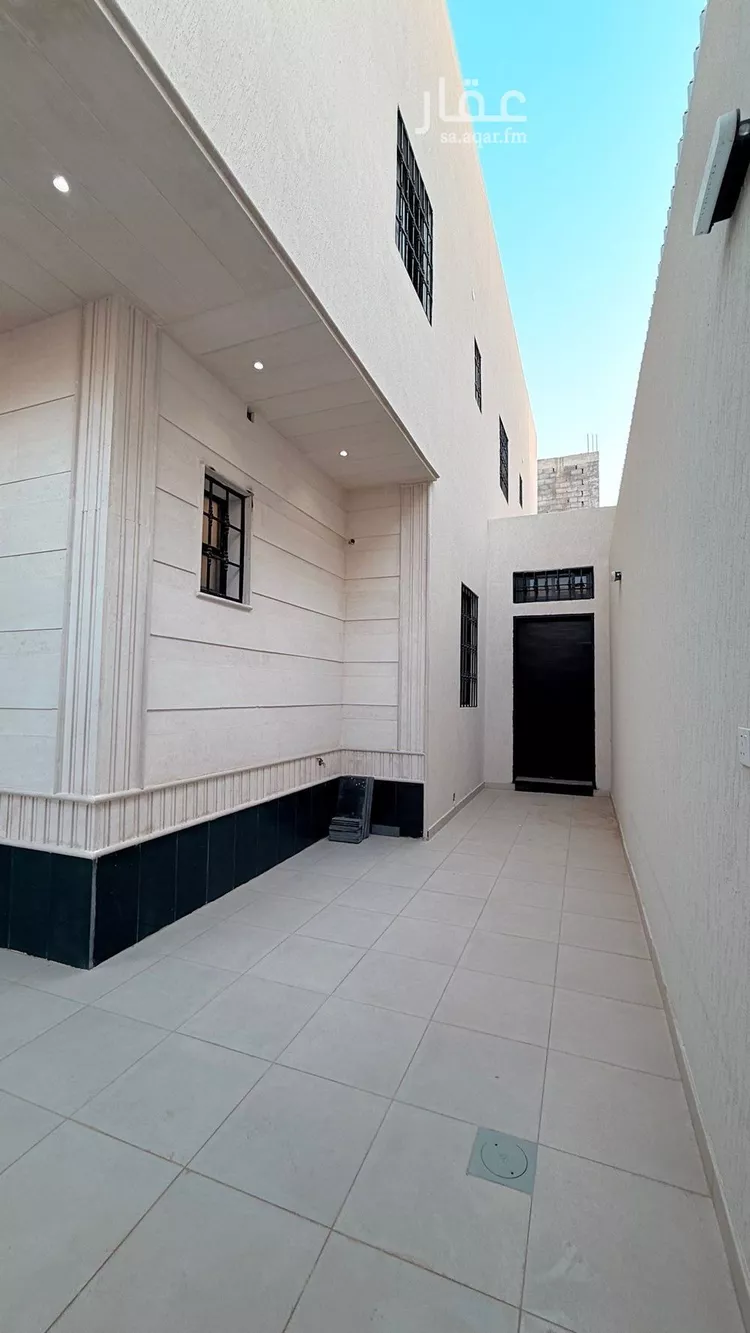 فيلا للبيع في شارع مودود أرسلان, حي العريجاء الغربي, مدينة الرياض, منطقة الرياض صورة 2