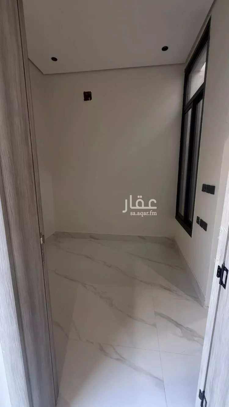 فيلا للبيع في شارع أبي ظبيان الجنبي, حي العوالي, مدينة الرياض, منطقة الرياض صورة 4