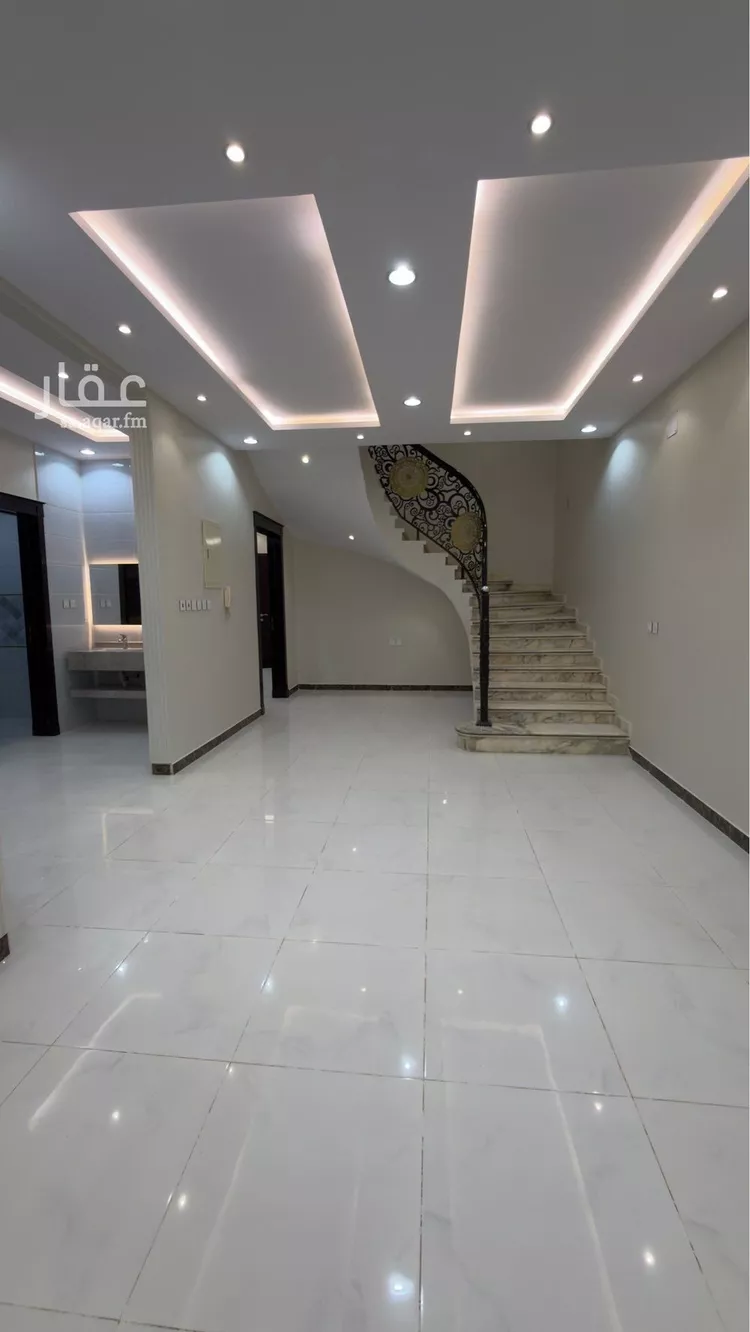 Villa for Sale in Riyadh Tuwaiq 12