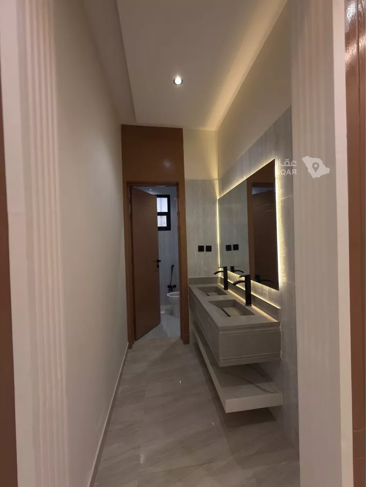 Villa for Sale in Riyadh Al Uraija Al Gharbiyah 10
