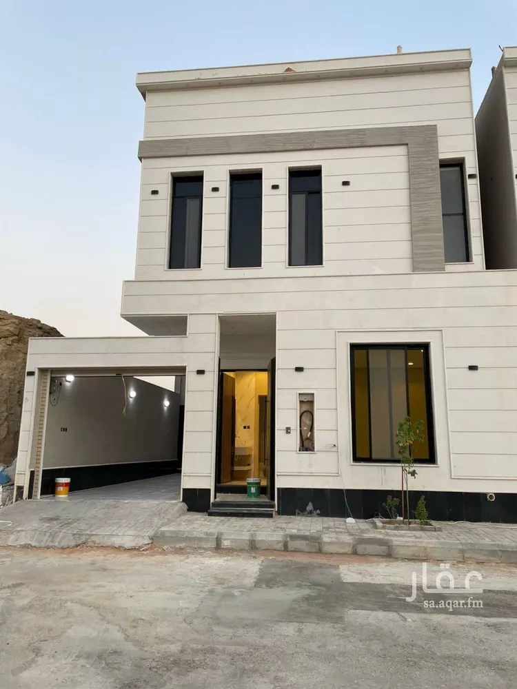 فيلا للبيع في شارع رقم 315, حي ظهرة لبن, مدينة الرياض, منطقة الرياض صورة 2