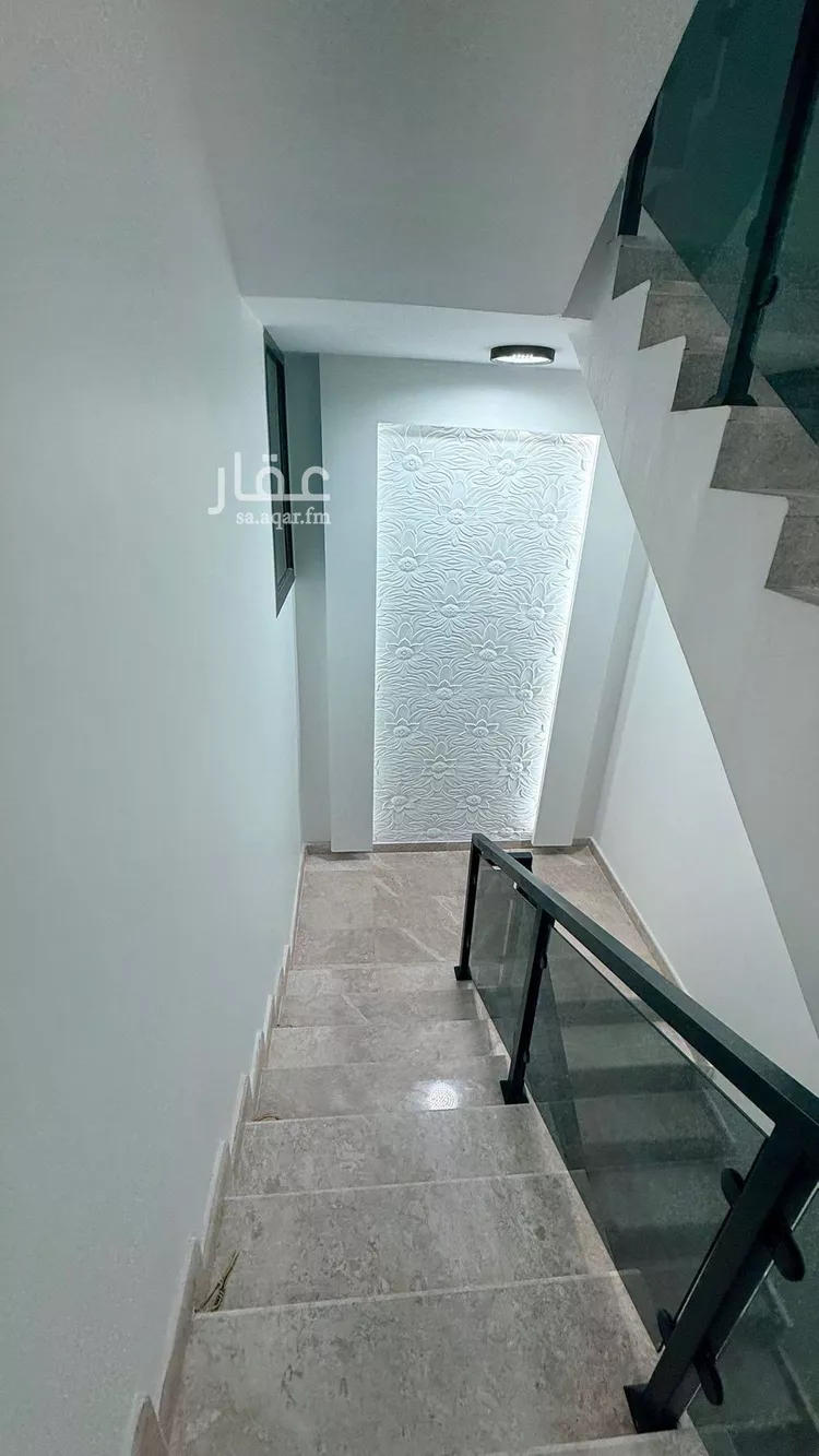 فيلا للبيع في شارع أحمد الدارميّ, حي العريجاء الغربي, مدينة الرياض, منطقة الرياض صورة 5