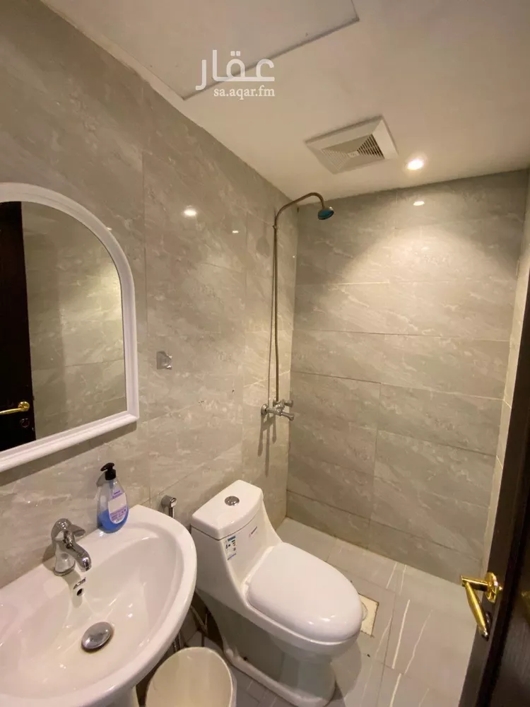 شقة للإيجار في شارع جرير بن عبدالله البجلي, حي مغرزات, مدينة الرياض, منطقة الرياض صورة 3