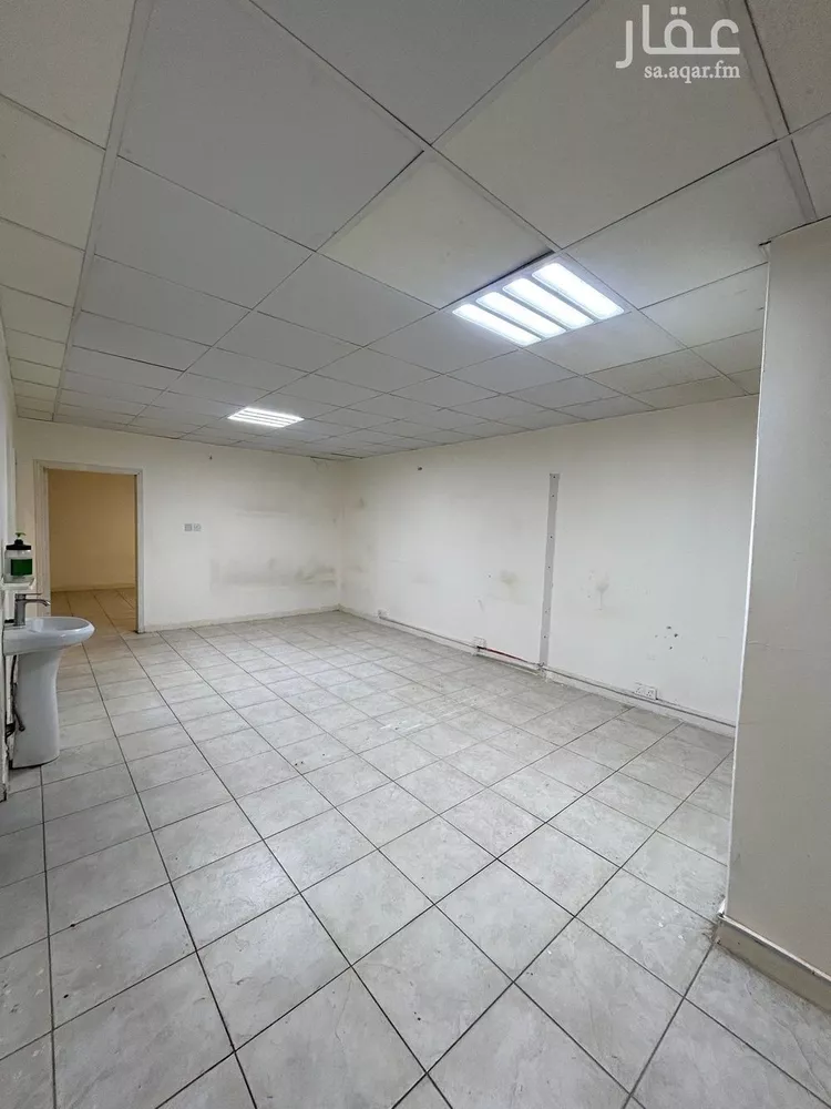 Commercial Office for Rent in Riyadh Al Malaz صورة 4