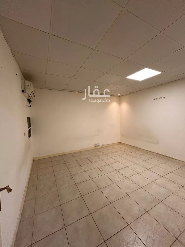 مكتب تجاري للإيجار في شارع الشيخ سلمان بن حمد آل خليفة, حي الملز, مدينة الرياض, منطقة الرياض صورة 4