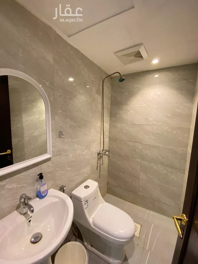 شقة للإيجار في شارع جرير بن عبدالله البجلي, حي مغرزات, مدينة الرياض, منطقة الرياض صورة 4