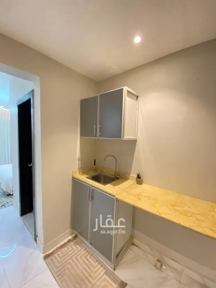 شقة للإيجار في شارع جرير بن عبدالله البجلي, حي مغرزات, مدينة الرياض, منطقة الرياض