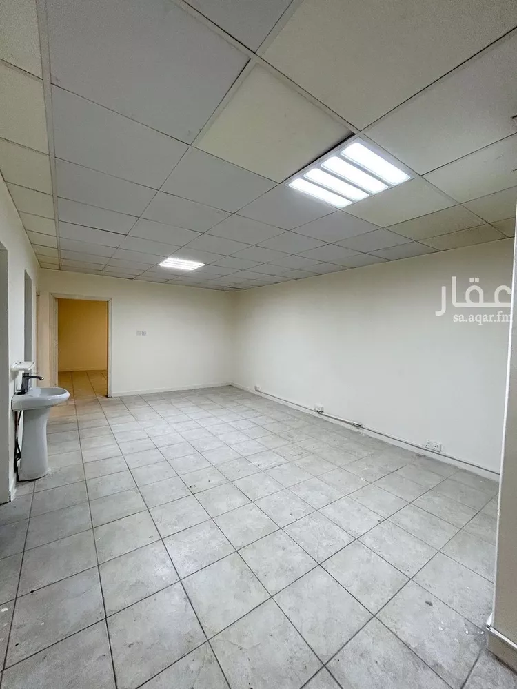 مكتب تجاري للإيجار في شارع الشيخ سلمان بن حمد آل خليفة, حي الملز, مدينة الرياض, منطقة الرياض 6