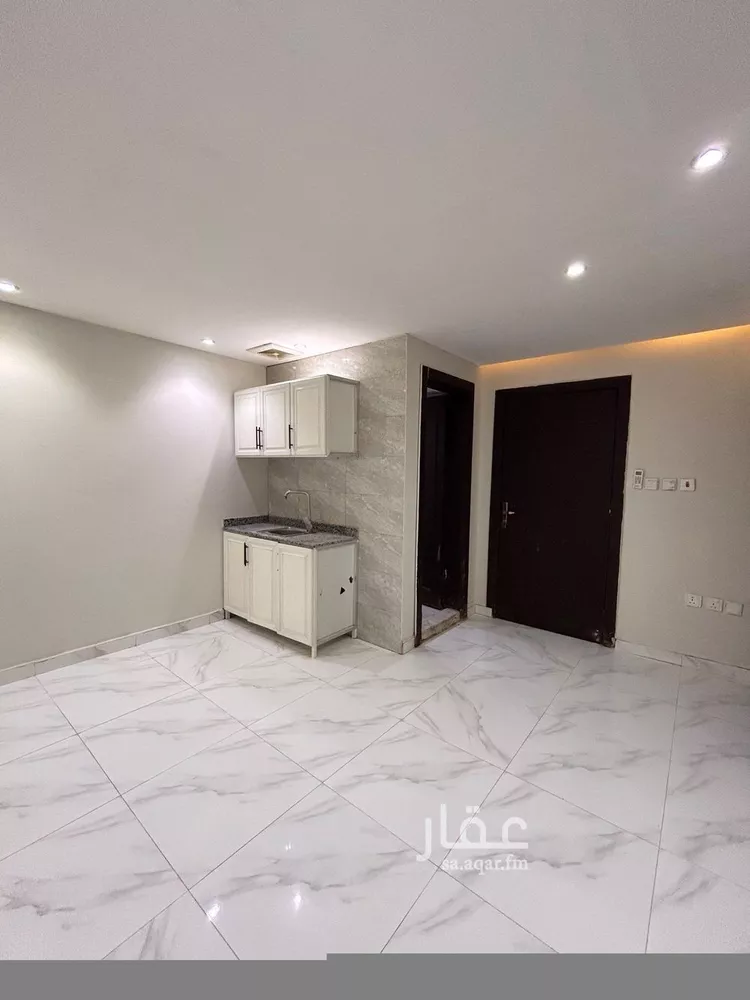 شقة للإيجار في شارع جرير بن عبدالله البجلي, حي مغرزات, مدينة الرياض, منطقة الرياض