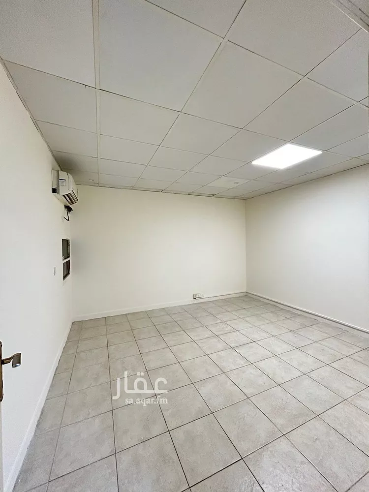 Commercial Office for Rent in Riyadh Al Malaz صورة 4