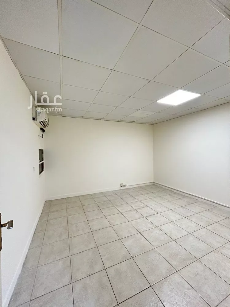 Commercial Office for Rent in Riyadh Al Malaz صورة 4