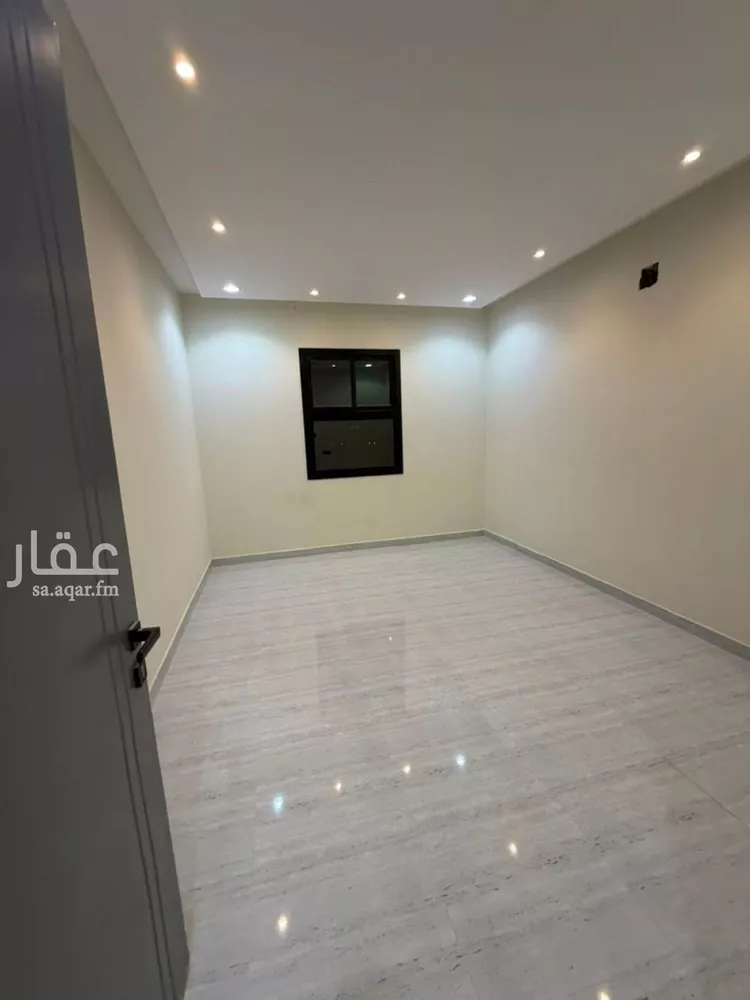 فيلا للإيجار في شارع أحمد بن طريف, حي عكاظ, مدينة الرياض, منطقة الرياض