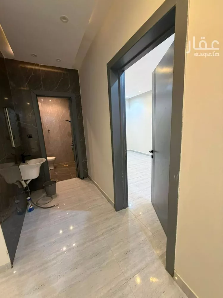 فيلا للإيجار في شارع أحمد بن طريف, حي عكاظ, مدينة الرياض, منطقة الرياض صورة 2