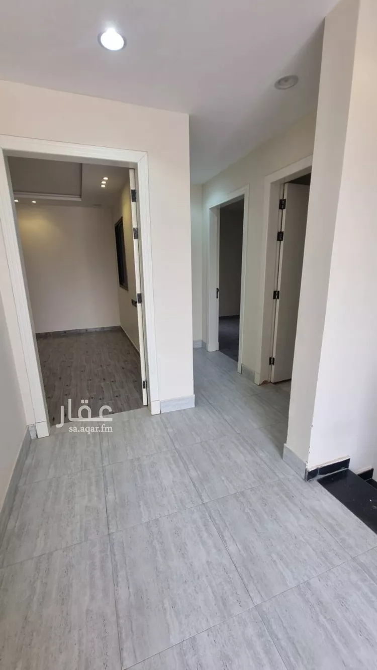 فيلا للإيجار في شارع أحمد بن طريف, حي عكاظ, مدينة الرياض, منطقة الرياض