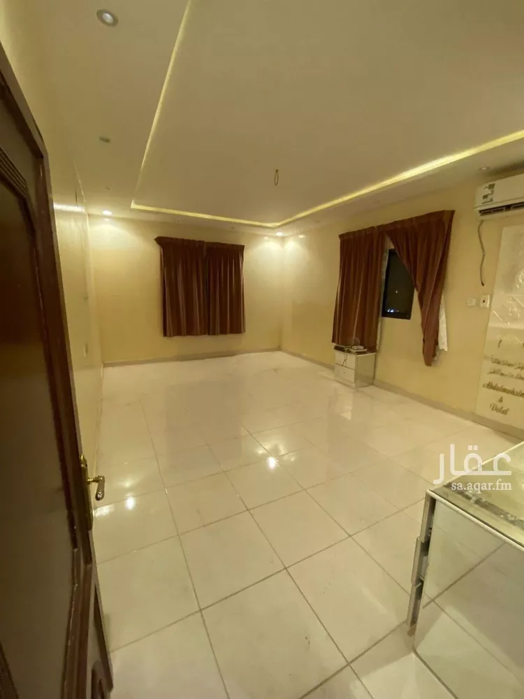 فيلا للبيع في شارع الدفاع, حي إشبيلية, مدينة الرياض, منطقة الرياض صورة 2