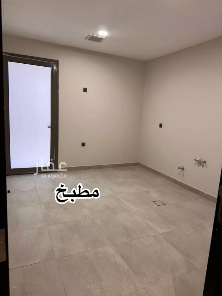 فيلا للإيجار في شارع أحمد بن طريف, حي عكاظ, مدينة الرياض, منطقة الرياض