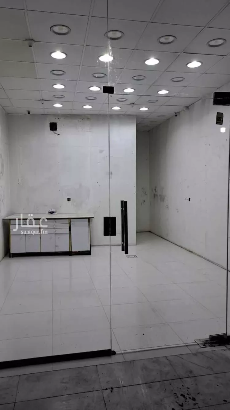 محل للإيجار في شارع عز الدين بن الأثير, حي الديرة, مدينة الرياض, منطقة الرياض صورة 2