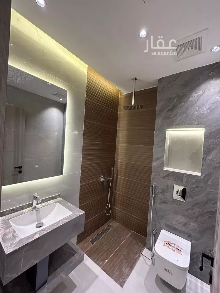 شقة للبيع في شارع طريق المدينة المنورة فرعي, حي الفيصلية, مدينة جدة, منطقة مكة المكرمة