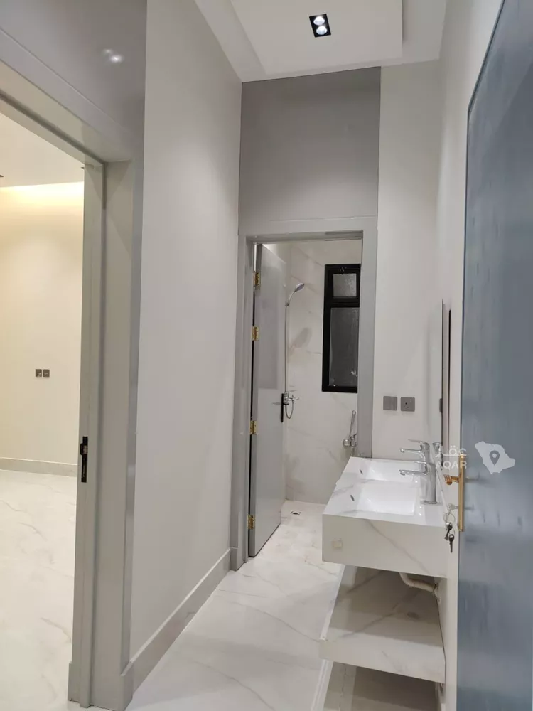 Floor for Rent in Riyadh Ash Sharq 8