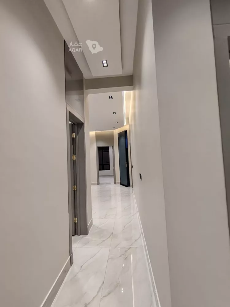 Floor for Rent in Riyadh Ash Sharq 2
