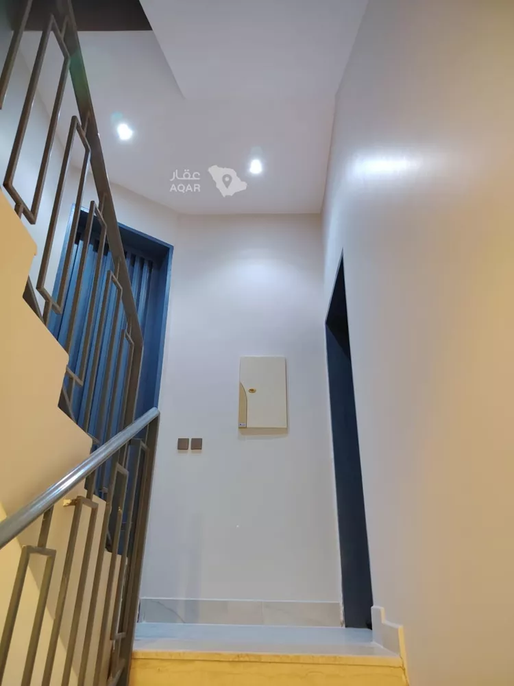 Floor for Rent in Riyadh Ash Sharq 11