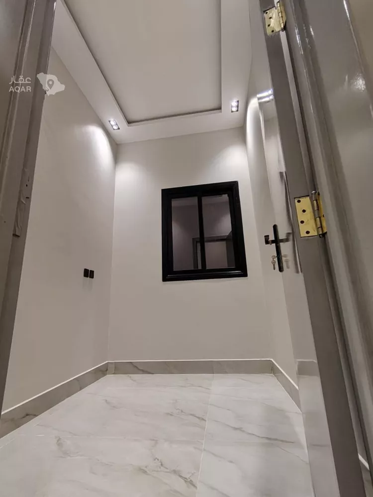 Floor for Rent in Riyadh Ash Sharq 7