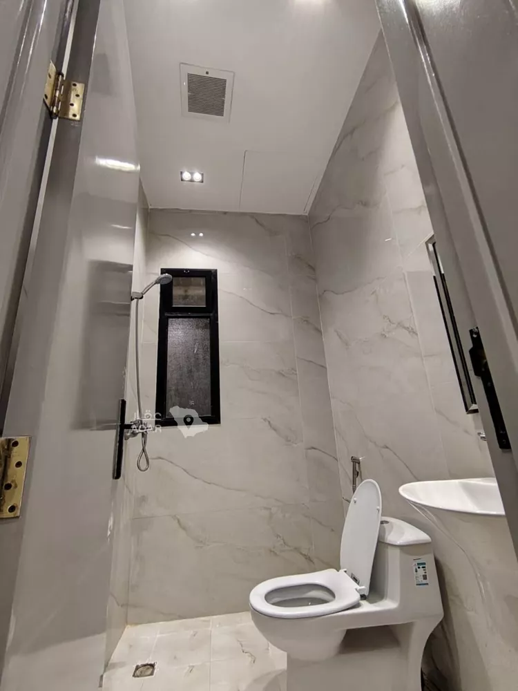Floor for Rent in Riyadh Ash Sharq 9