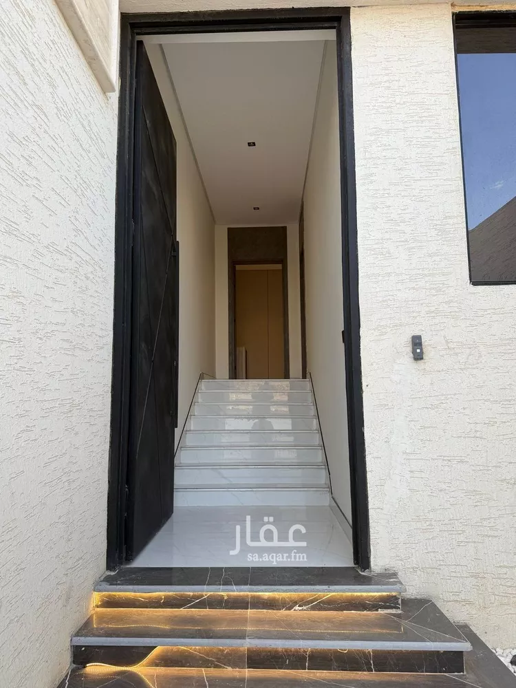 فيلا للبيع في شارع احمد بن الحسين بن مهران, حي المهدية, مدينة الرياض, منطقة الرياض صورة 3