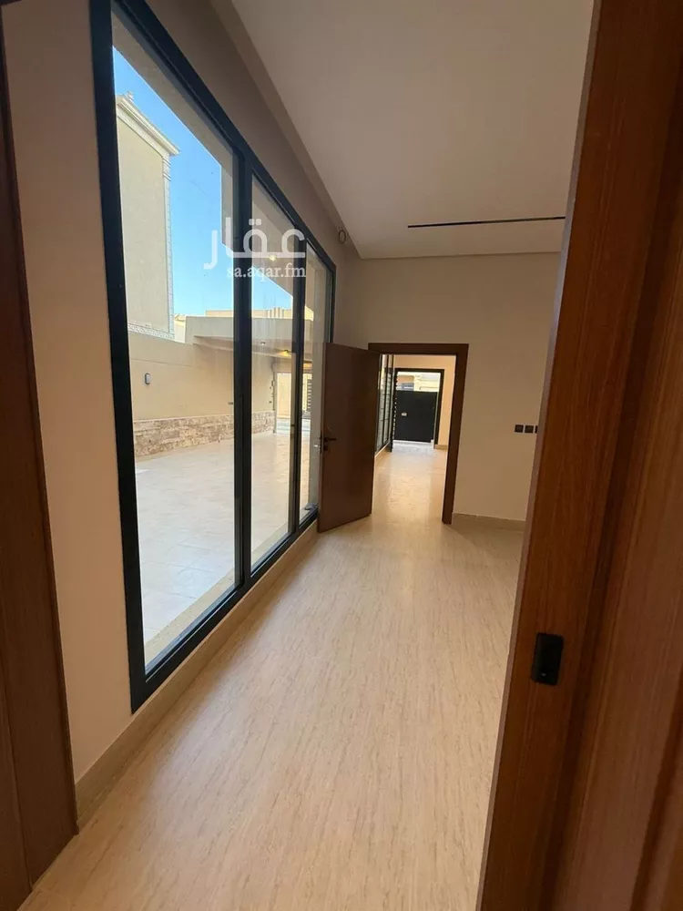 فيلا للبيع في شارع أحمد بن علي بن السمين, حي المهدية, مدينة الرياض, منطقة الرياض 8