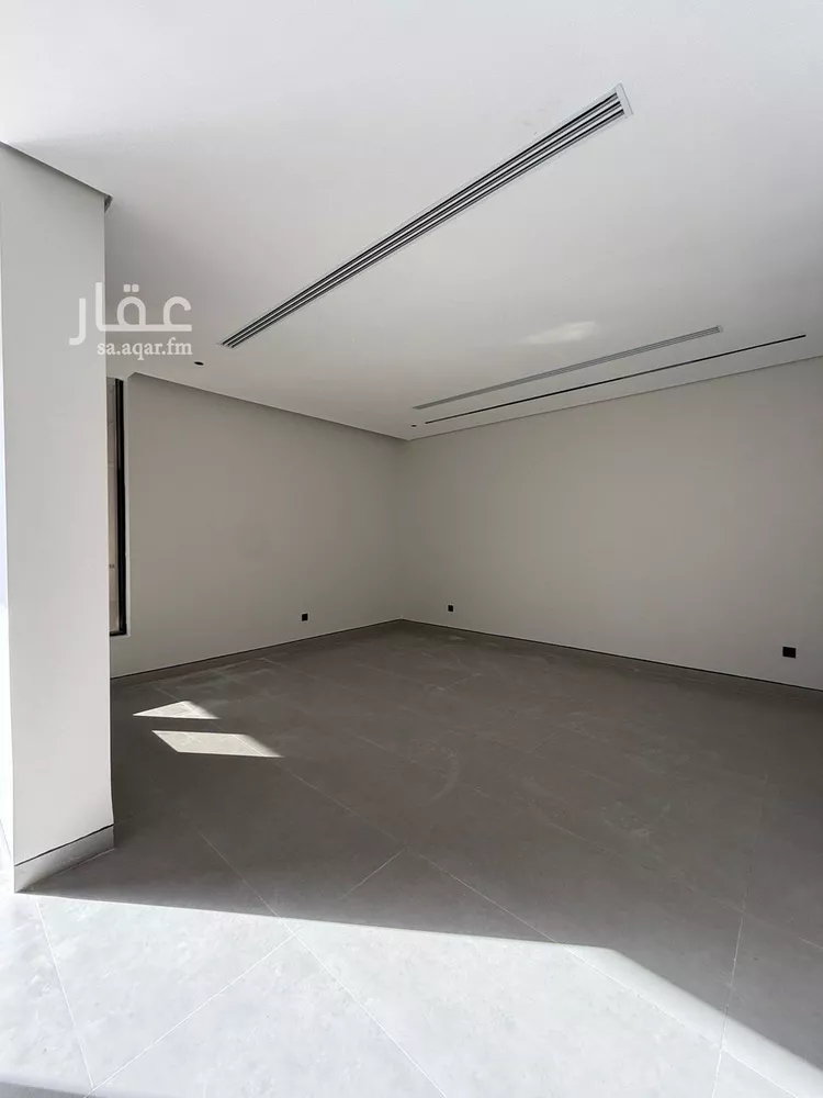 فيلا للبيع في شارع كلثم بنت عمرو, حي المهدية, مدينة الرياض, منطقة الرياض صورة 2
