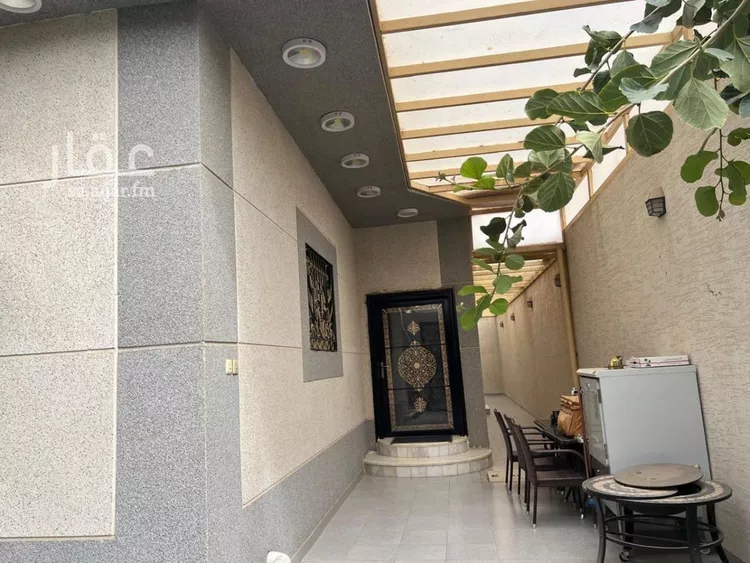 فيلا للبيع في شارع عبداللطيف بن المبارك, حي المهدية, مدينة الرياض, منطقة الرياض 9